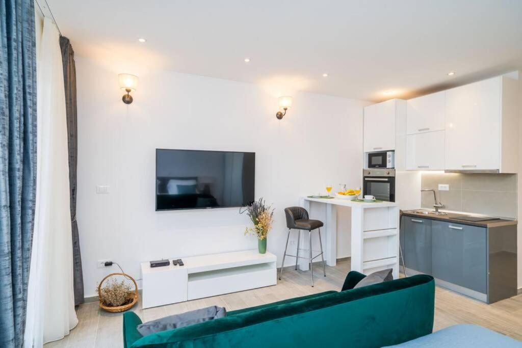Apartment Corallium Precious